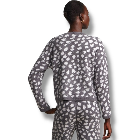 New York & Company Gray and White Fuzzy Soft Patterned Crewneck Cropped Sweater - Picture 3 of 16